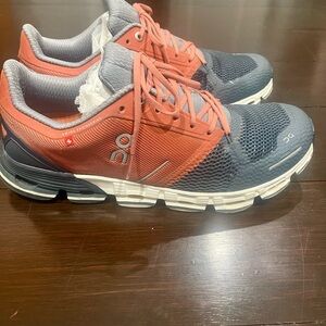 On Cloudtec Running Sneakers Gray and Coral Men’s 7.5 Women’s 9